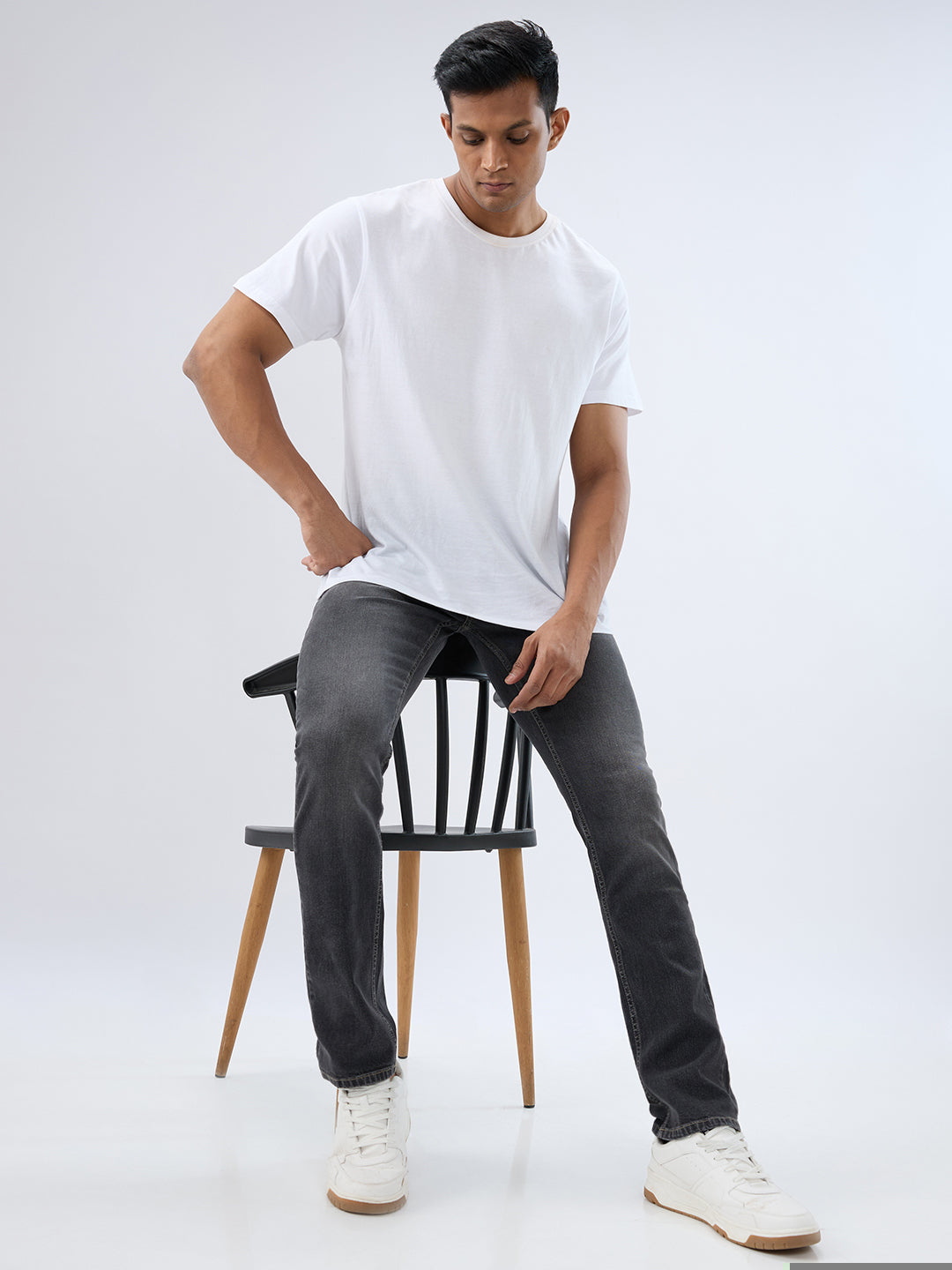 Spykar Charcoal Black Regular Fit Mid Rise Jeans For Men