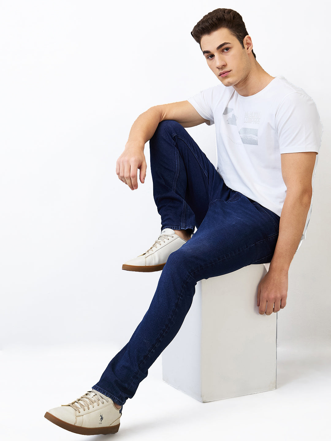 Spykar Slim Fit Low Rise Cotton Jeans For Men