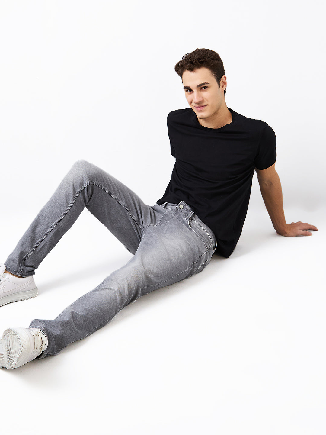 Spykar Slim Fit Low Rise Cotton Jeans For Men