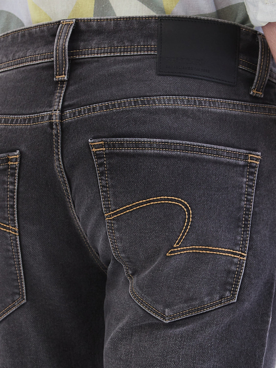 Spykar Charcoal Black Low Rise Slim Fit Casual Jeans For Men