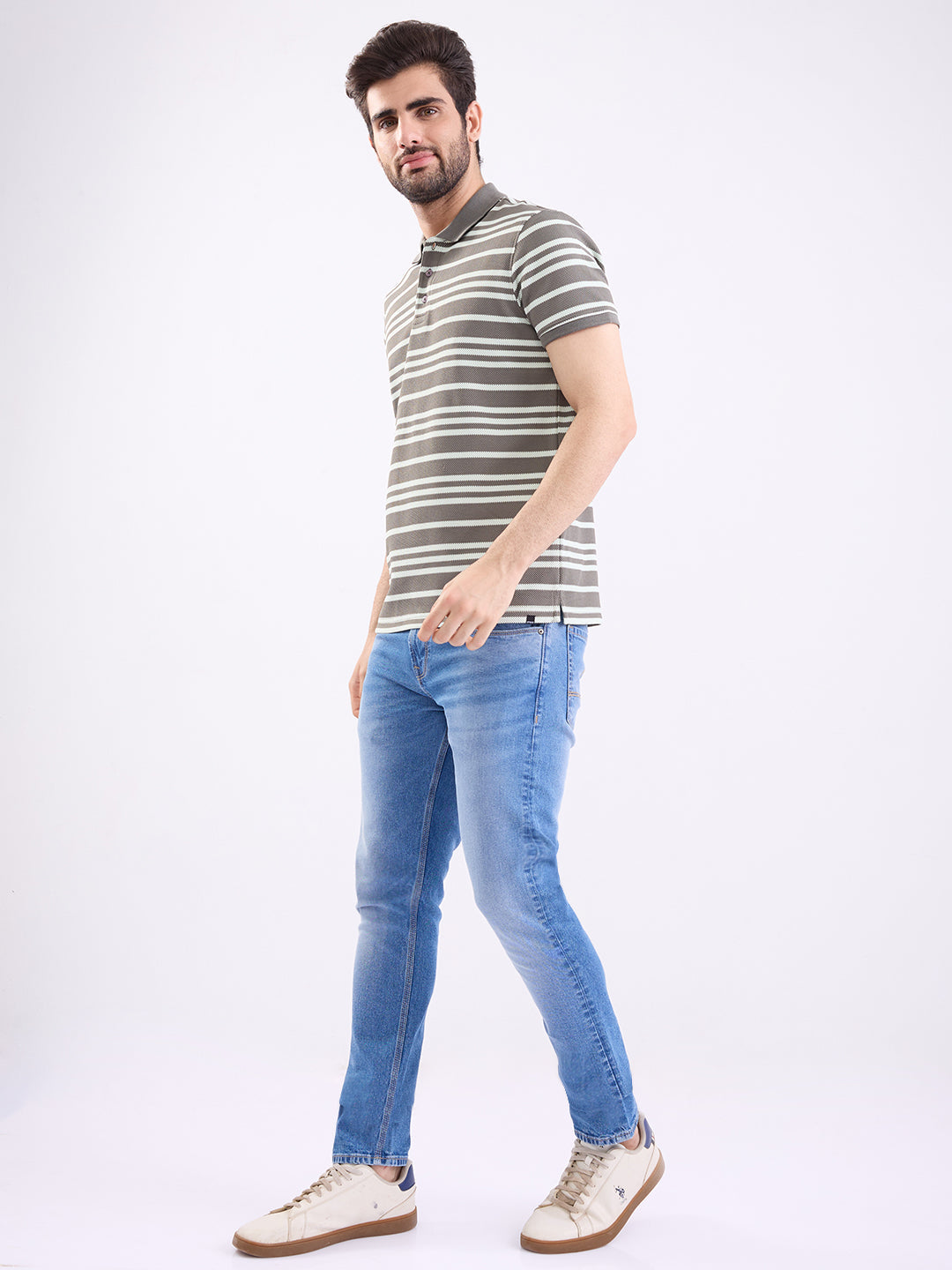 Spykar Mid Blue Low Rise Slim Fit Casual Jeans For Men