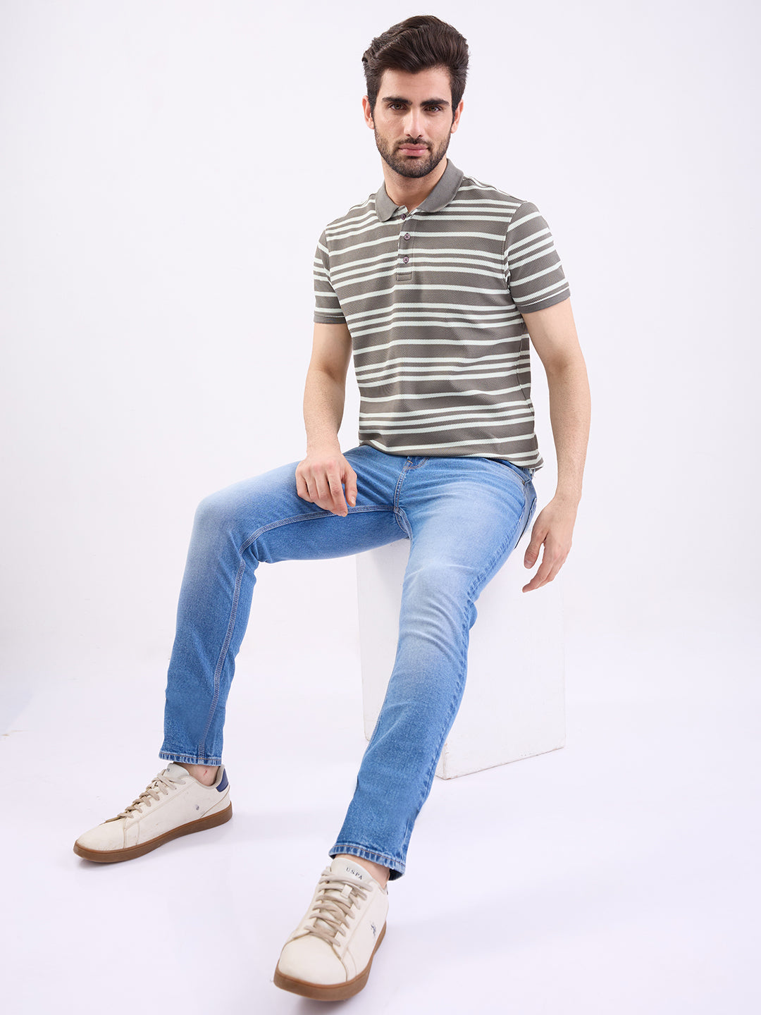 Spykar Mid Blue Low Rise Slim Fit Casual Jeans For Men
