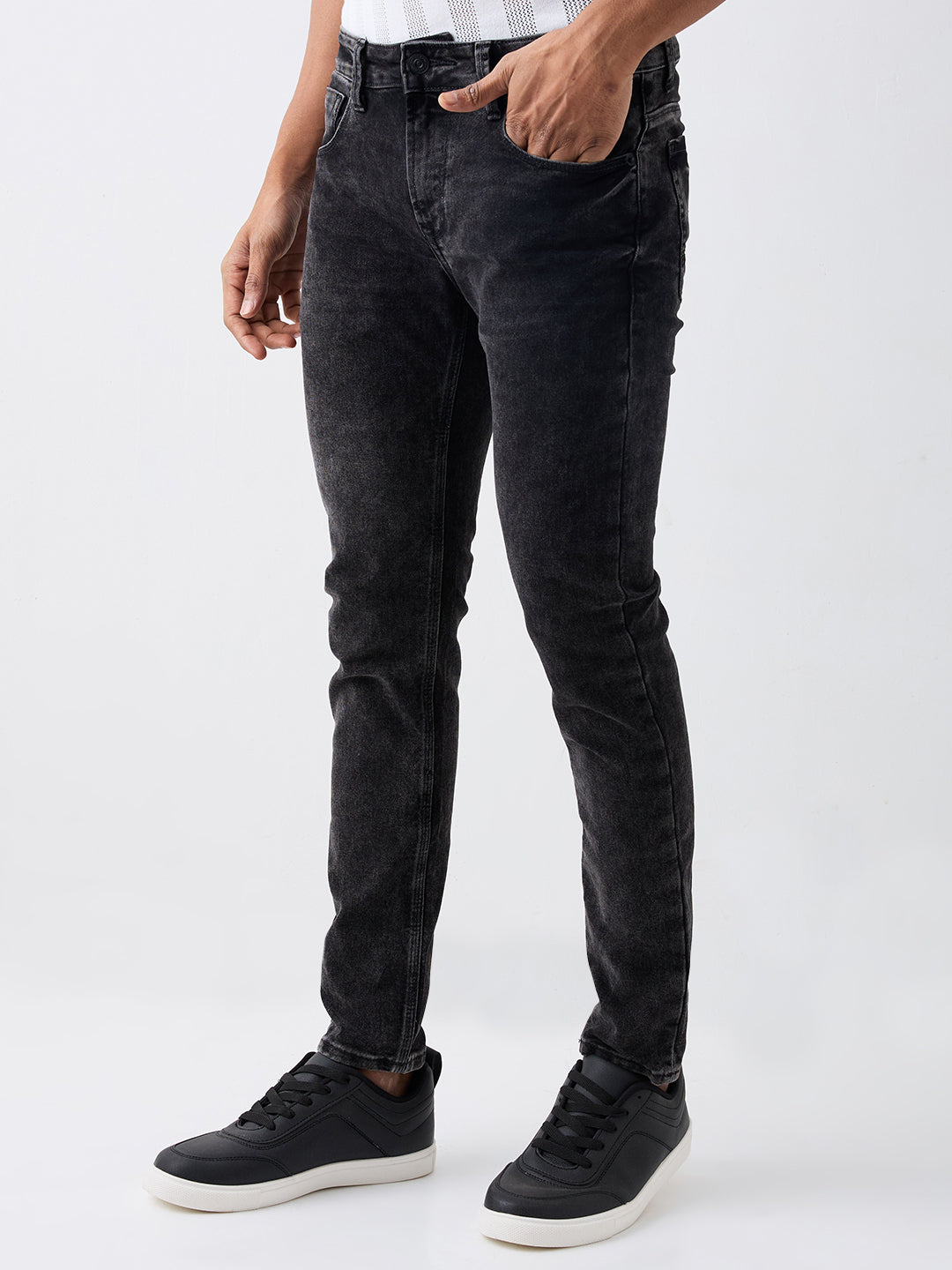 Spykar Charcoal Black Low Rise Slim Fit Casual Jeans For Men