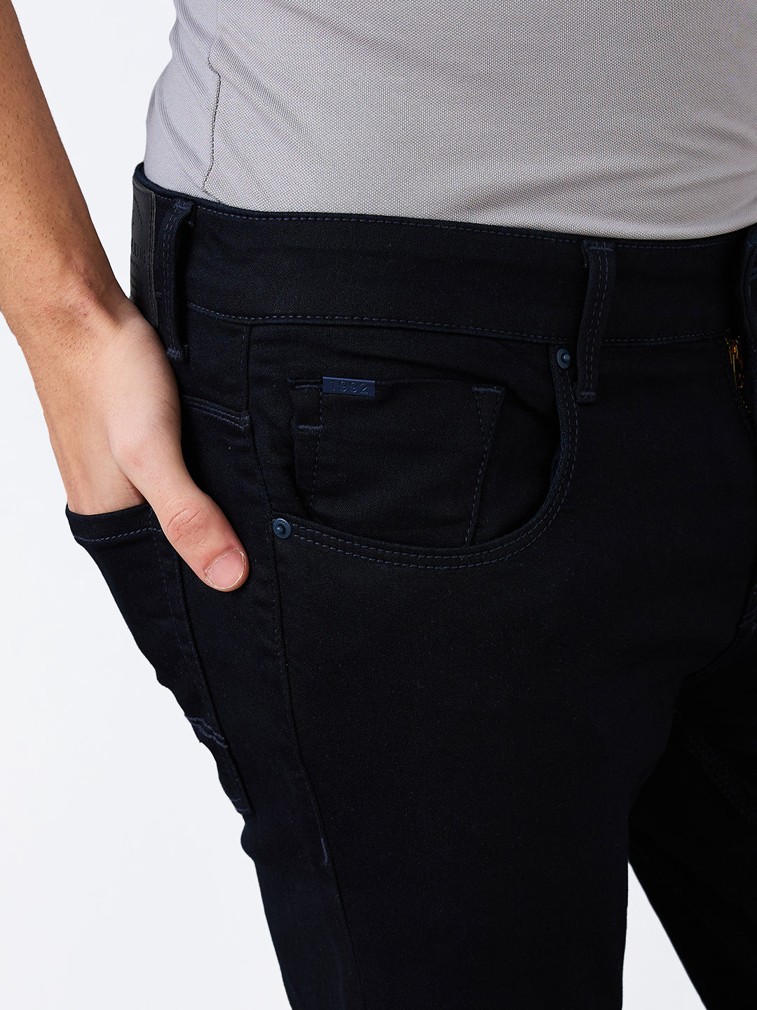 Spykar Raw Blue Low Rise Slim Fit Casual Jeans For Men