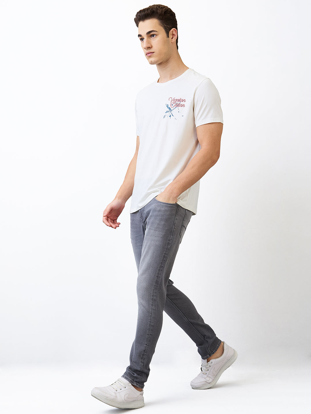 Spykar Slim Fit Low Rise Cotton Jeans For Men