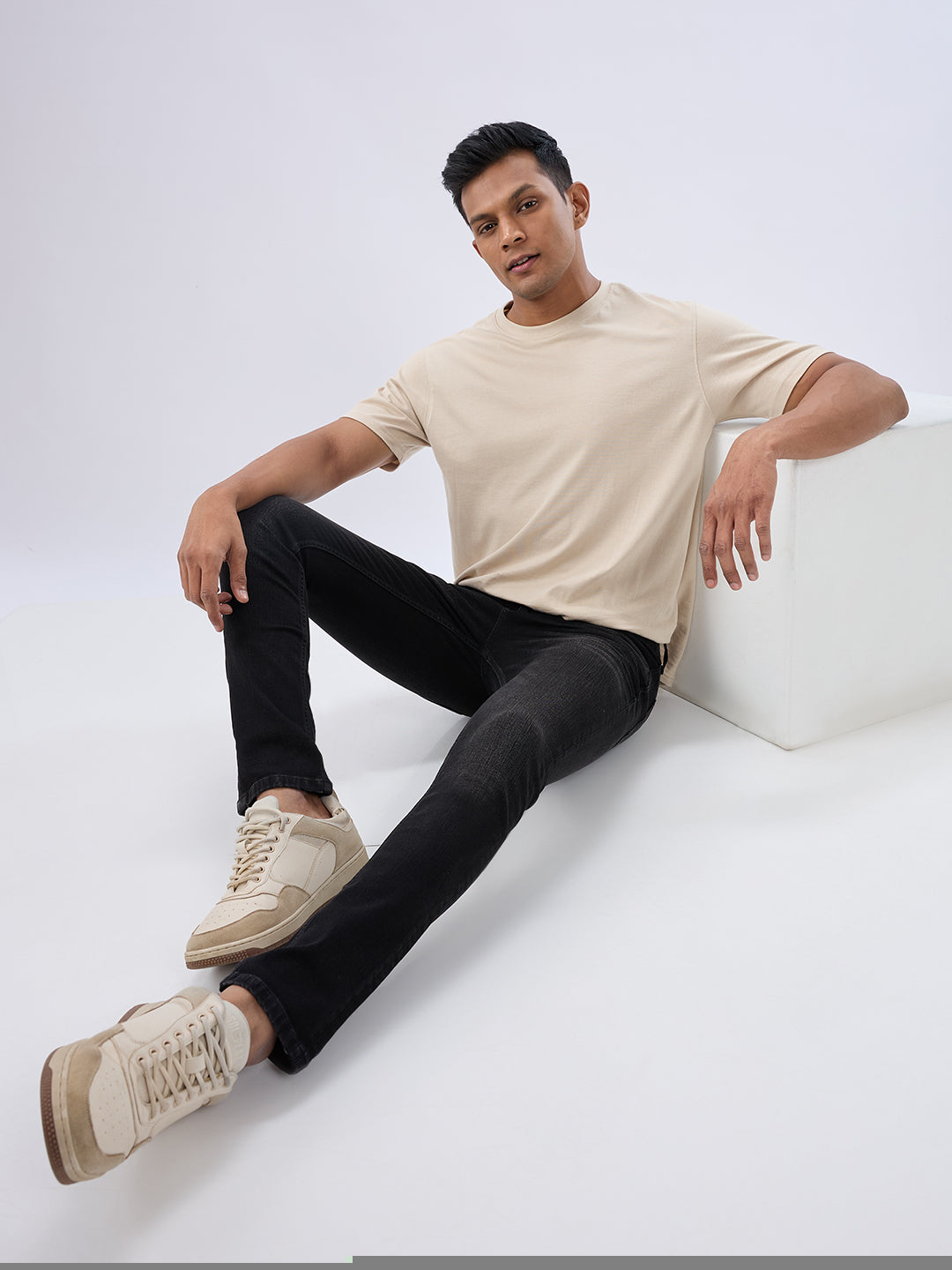 Spykar Carbon Black Slim Fit Low Rise Jeans For Men