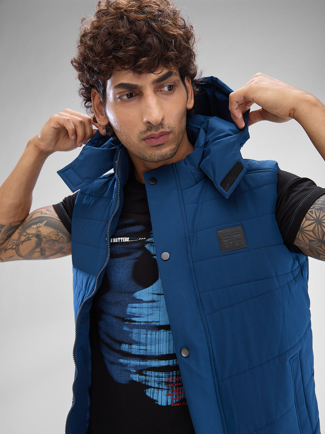 Spykar Teal Blue Polyester Sleeveless Jacket For Men