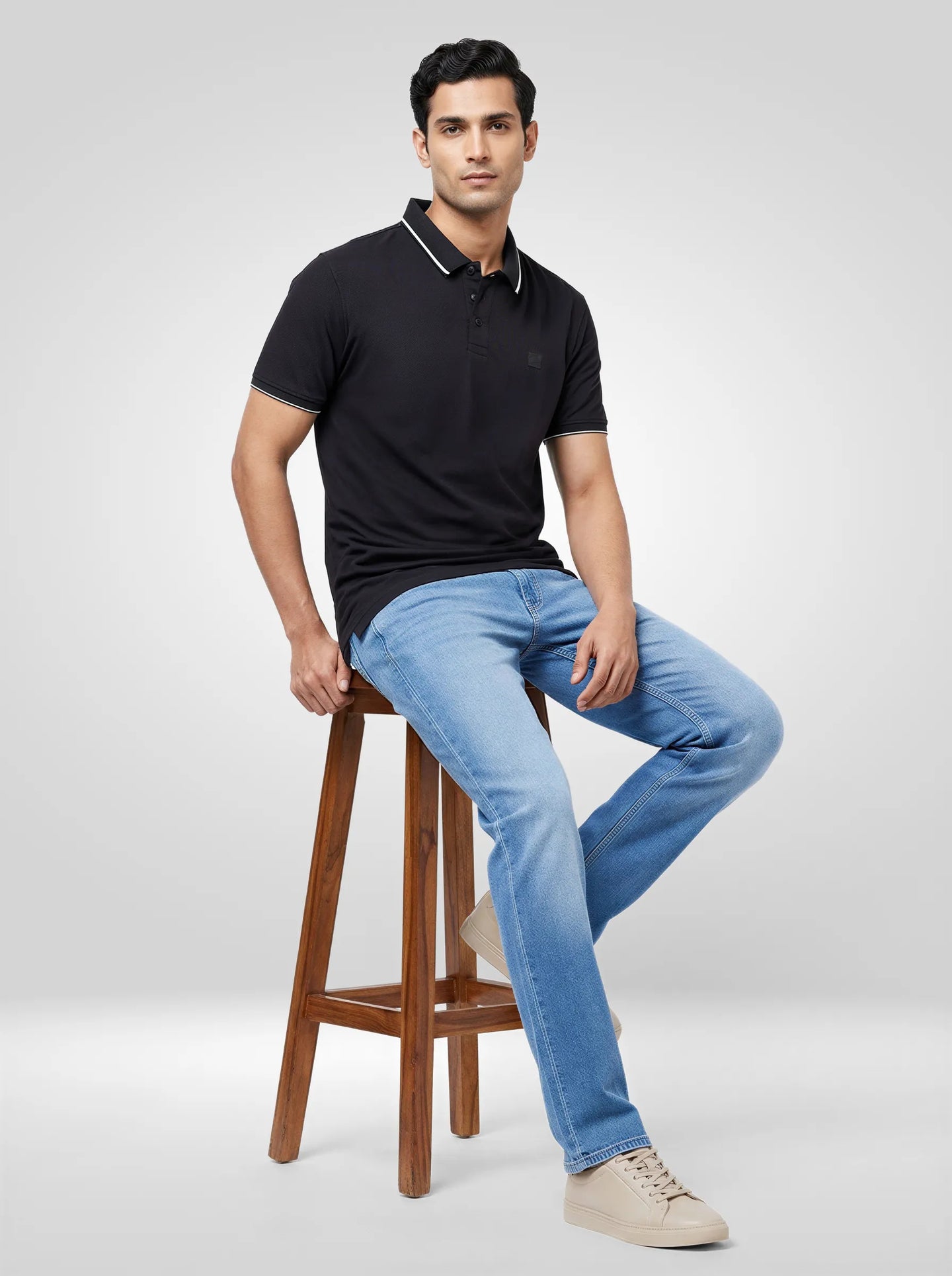 Men T-Shirt Solid Black Regular Fit