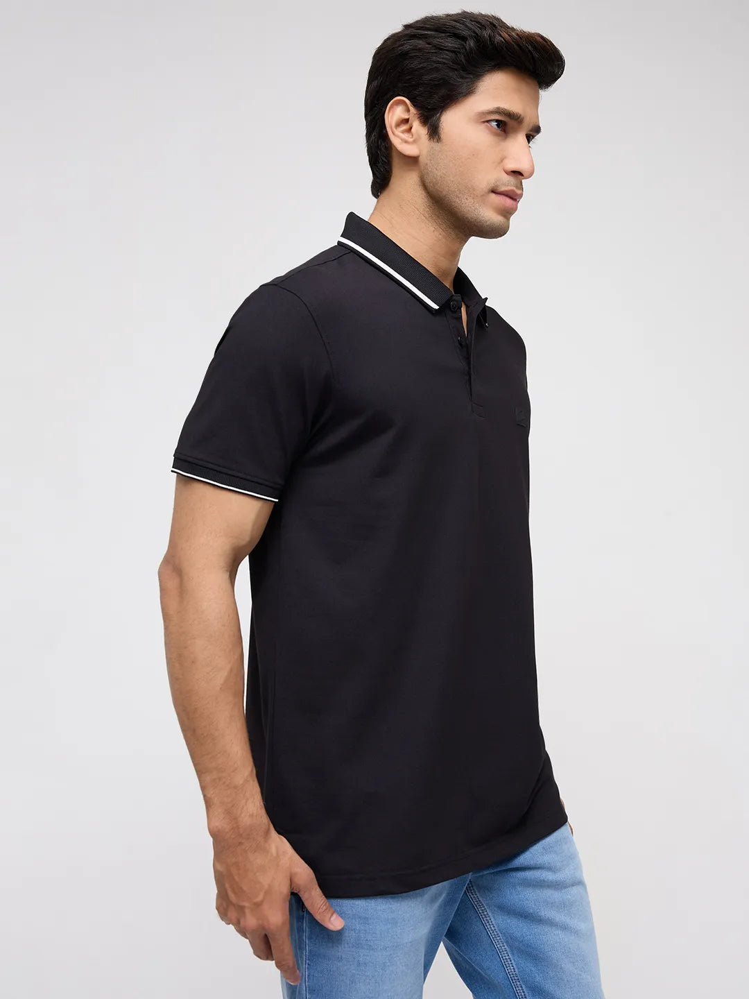 Men T-Shirt Solid Black Regular Fit