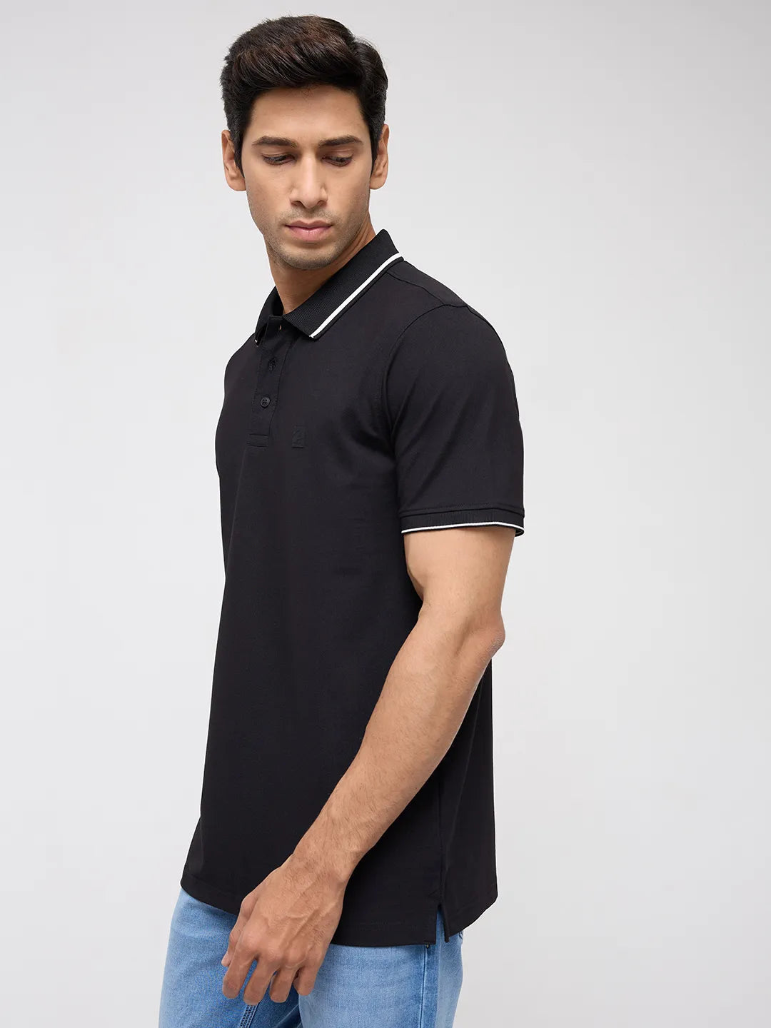 Men T-Shirt Solid Black Regular Fit