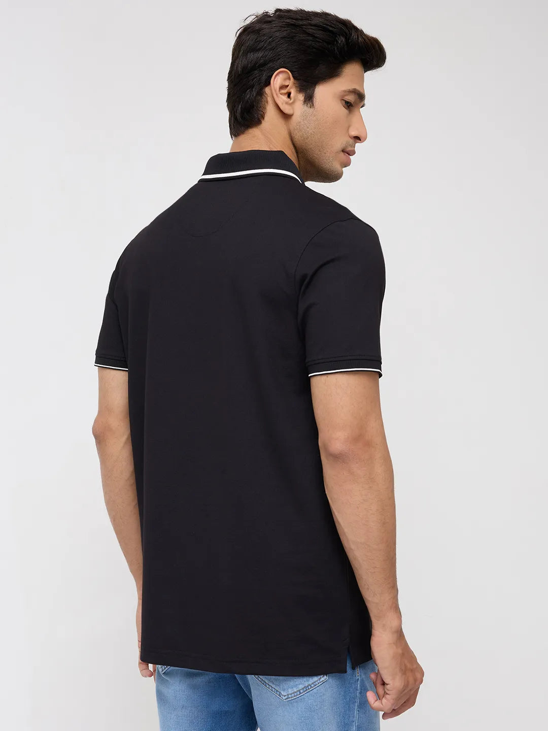 Men T-Shirt Solid Black Regular Fit