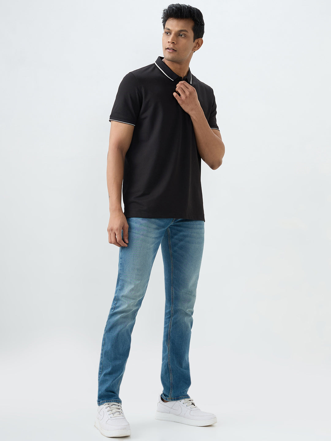 Spykar Black Slim Fit T-Shirts For Men
