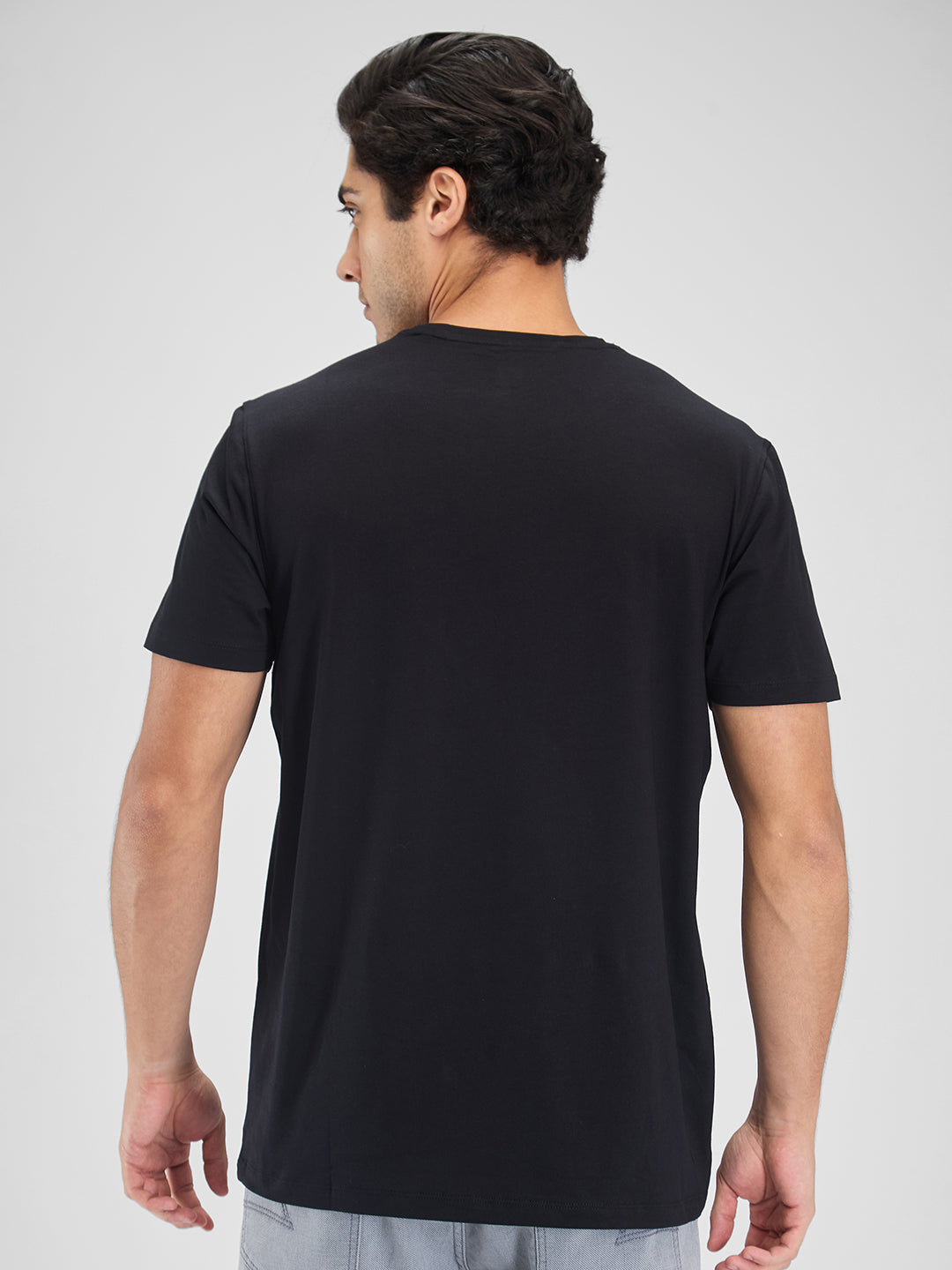 Spykar Men Solid Black Slim Fit Half Sleeves T-Shirt