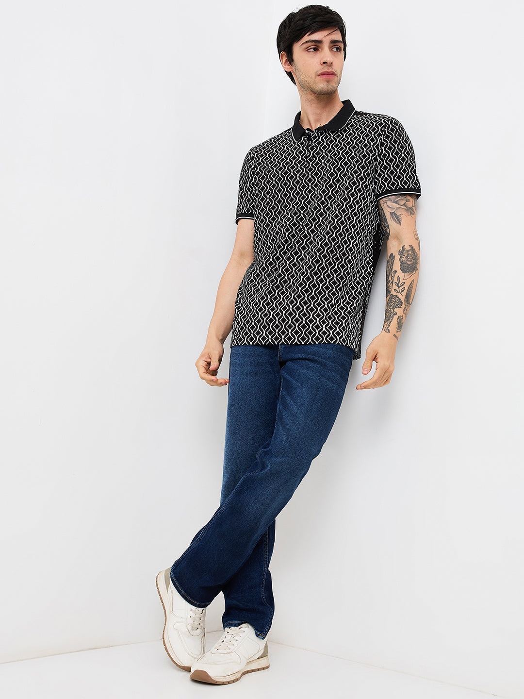 Spykar Black Slim Fit Printed Half Sleeve T-Shirt For Men