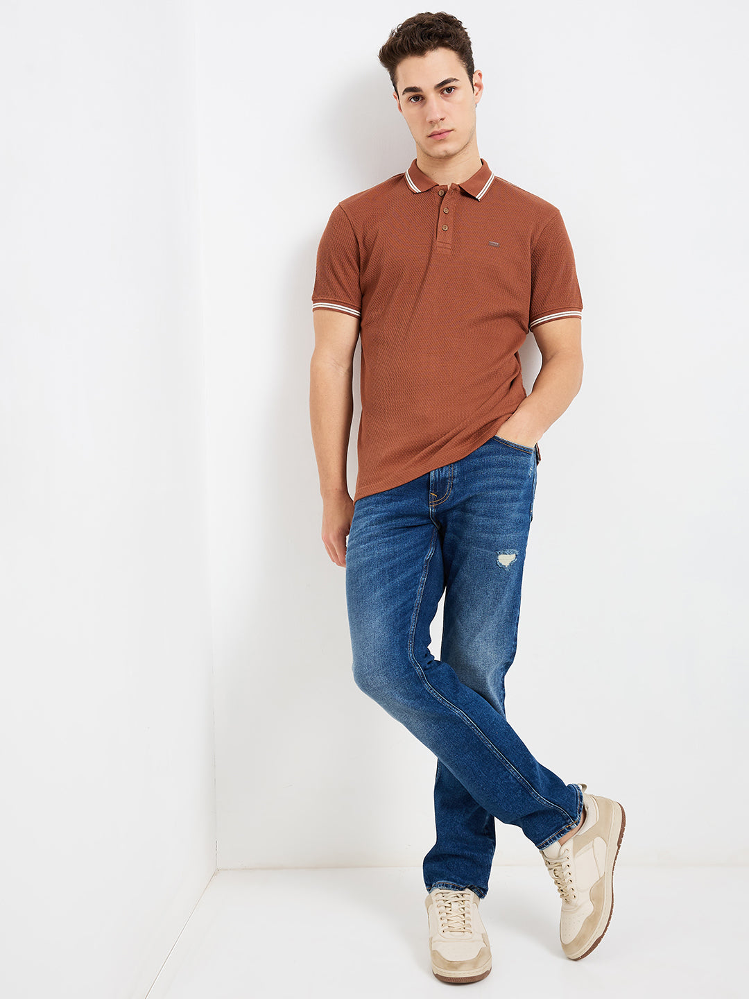 Spykar Brown Slim Fit Solid Half Sleeve T-Shirt For Men