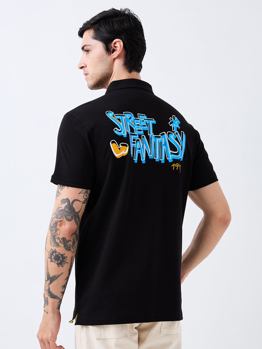 Men T-Shirt Black Solid Slim Fit