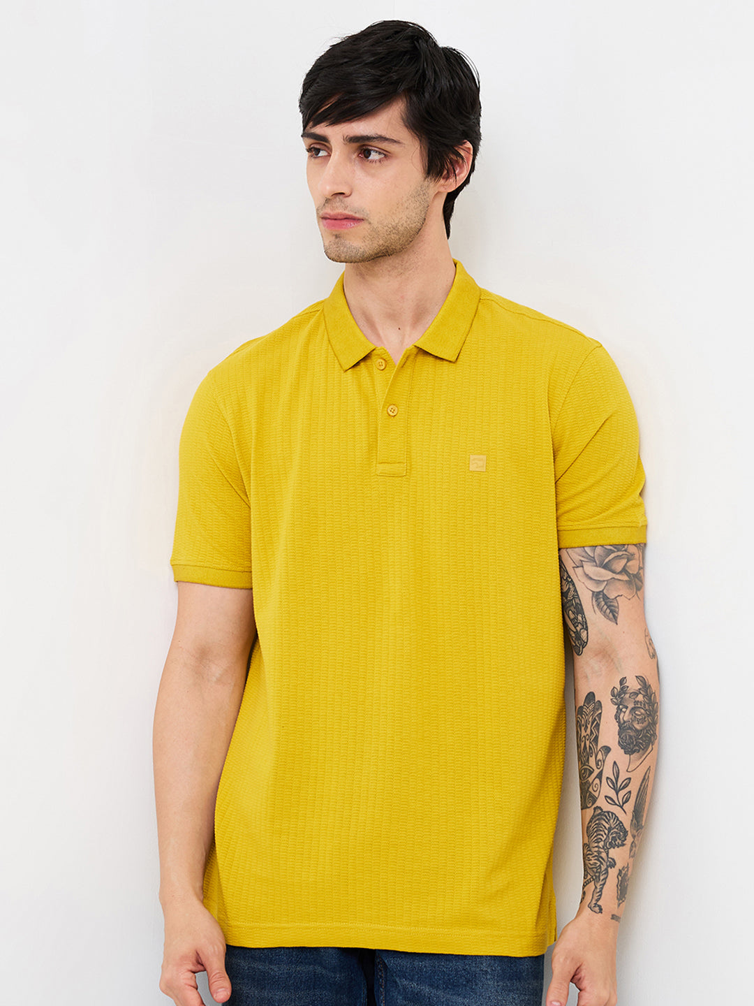 Spykar Yellow Slim Fit Solid Half Sleeve T-Shirt For Men