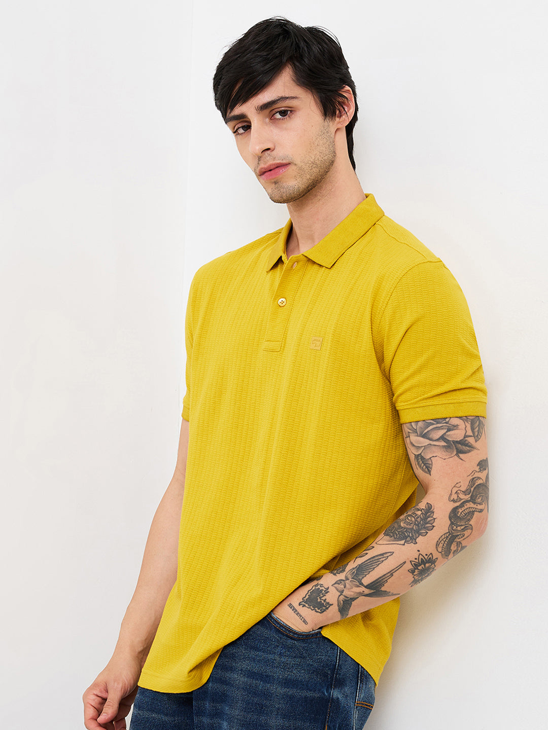 Spykar Yellow Slim Fit Solid Half Sleeve T-Shirt For Men