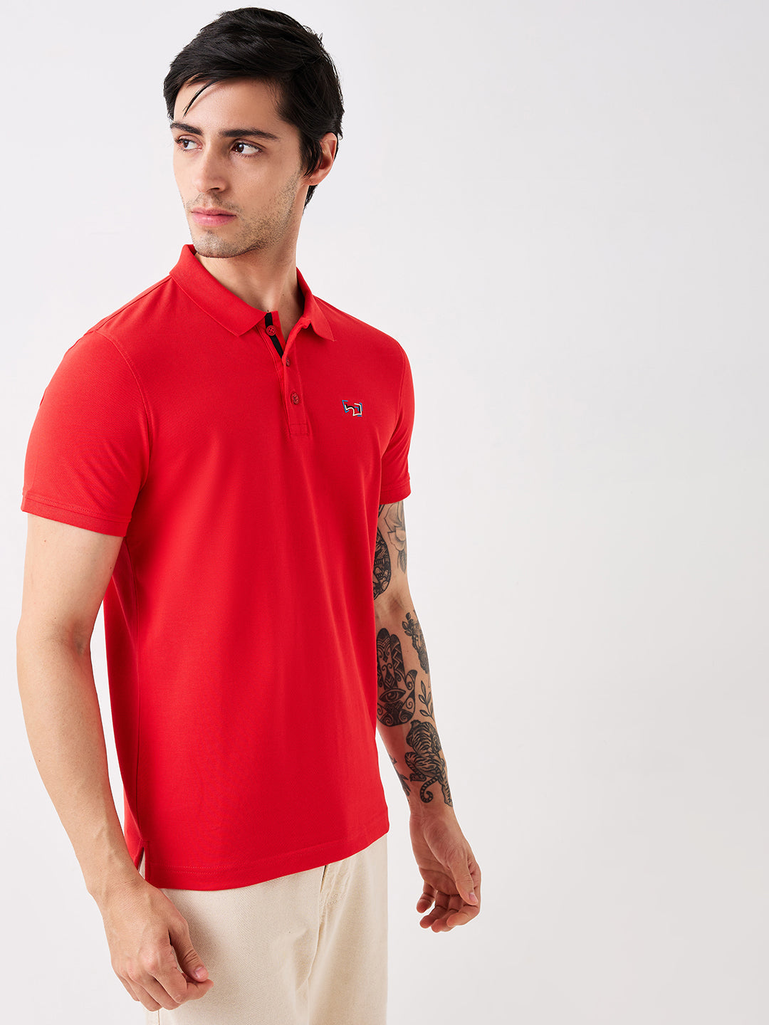 Men T-Shirt Red Solid Slim Fit