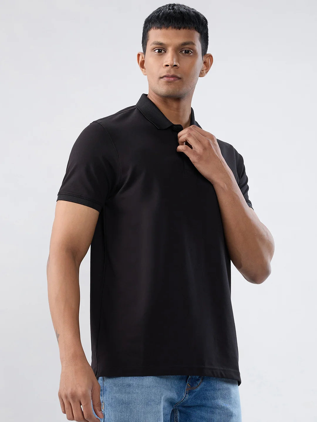 Men T-Shirt Solid Black Regular Fit