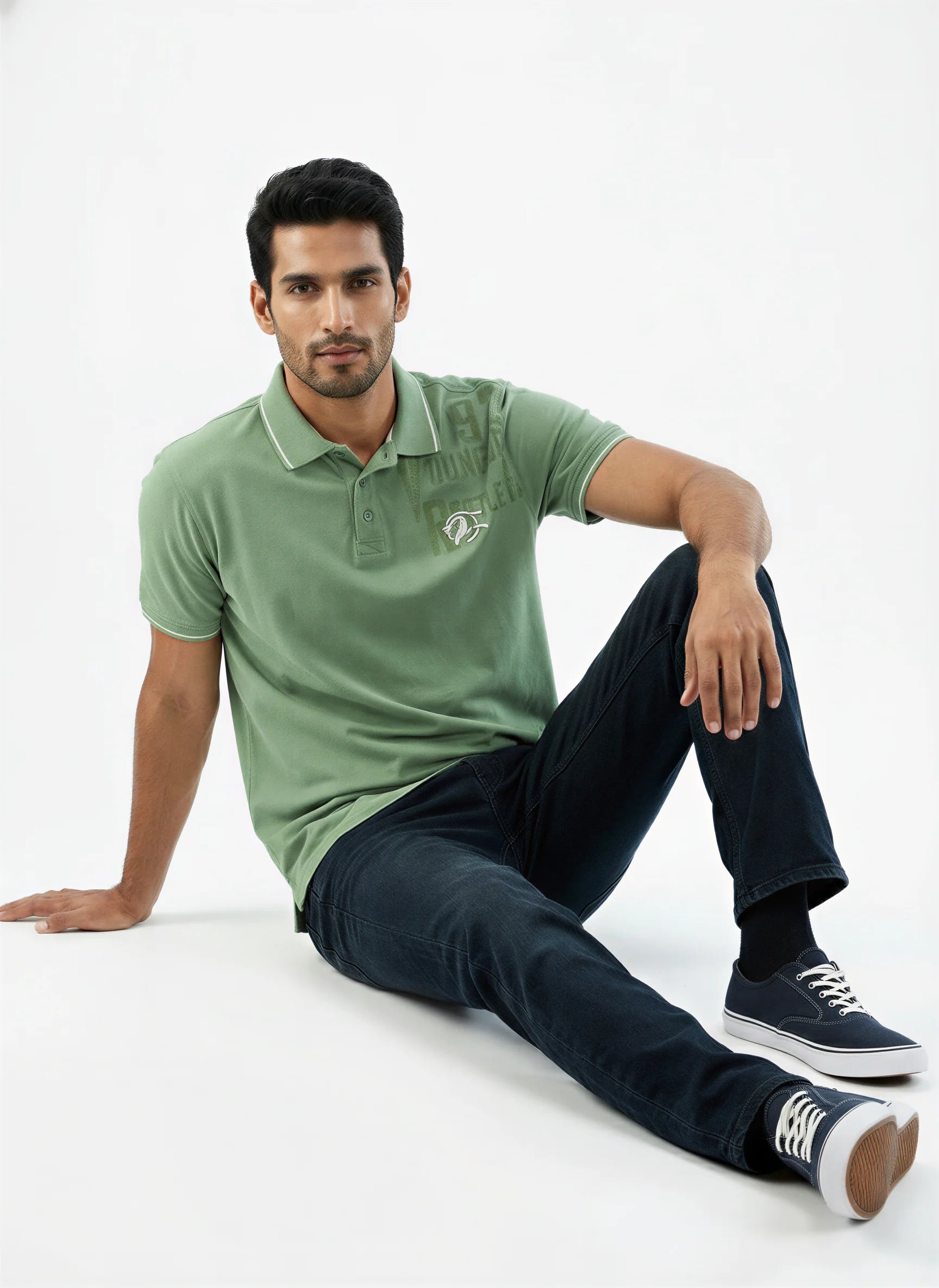 Men T-Shirt Solid Green Regular Fit