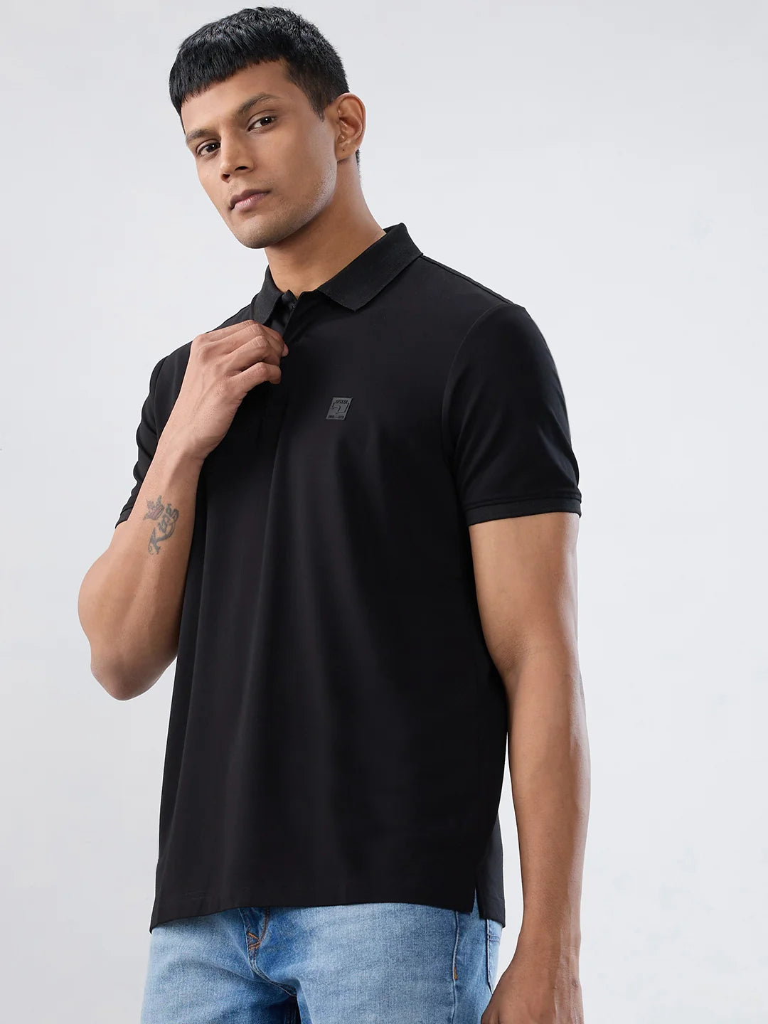 Men T-Shirt Solid Black Regular Fit