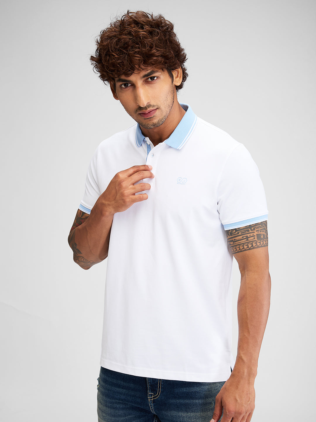 Spykar Men Solid White Slim Fit Half Sleeves T-Shirt