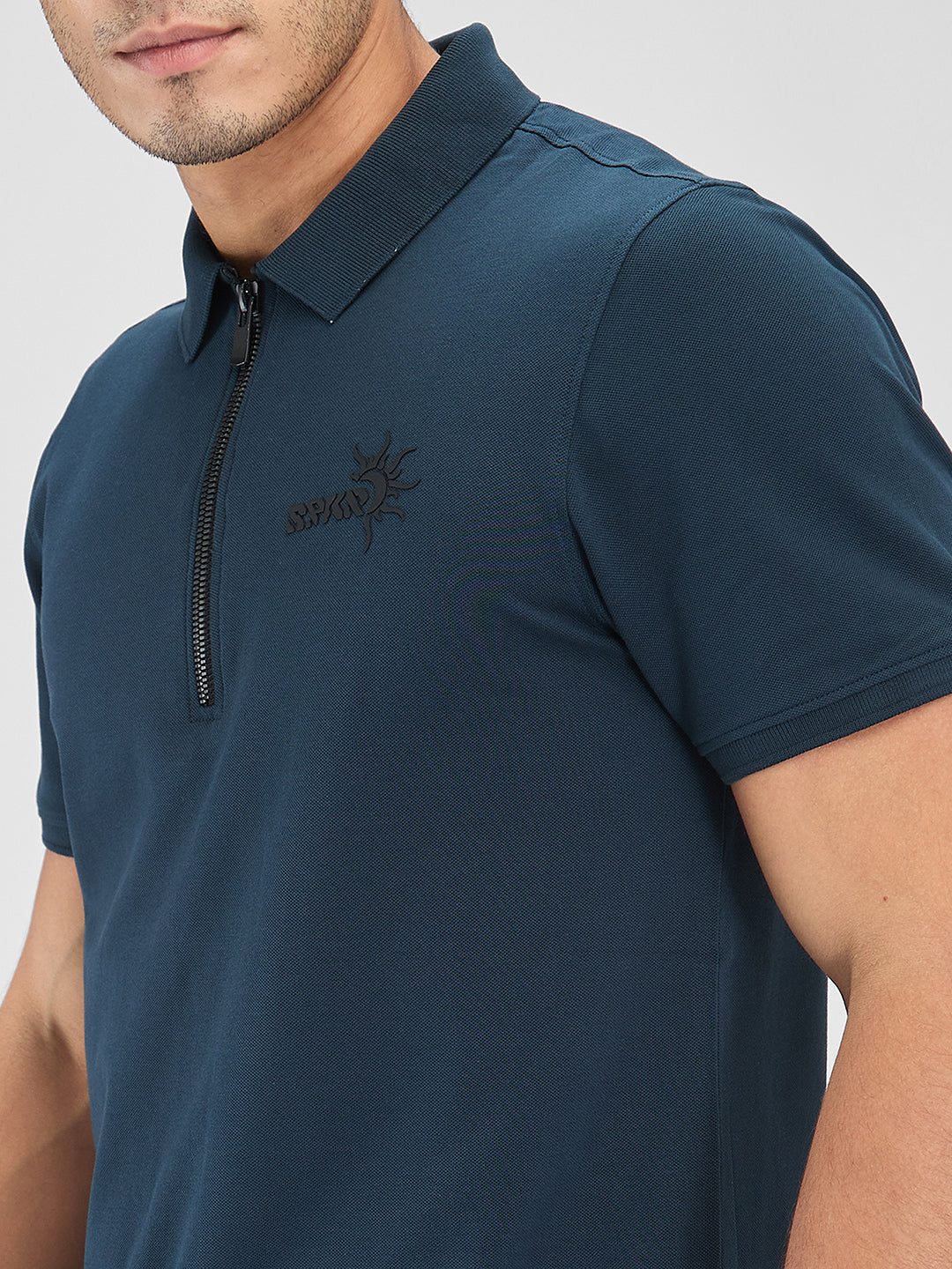 Men T-Shirt Blue Solid Slim Fit