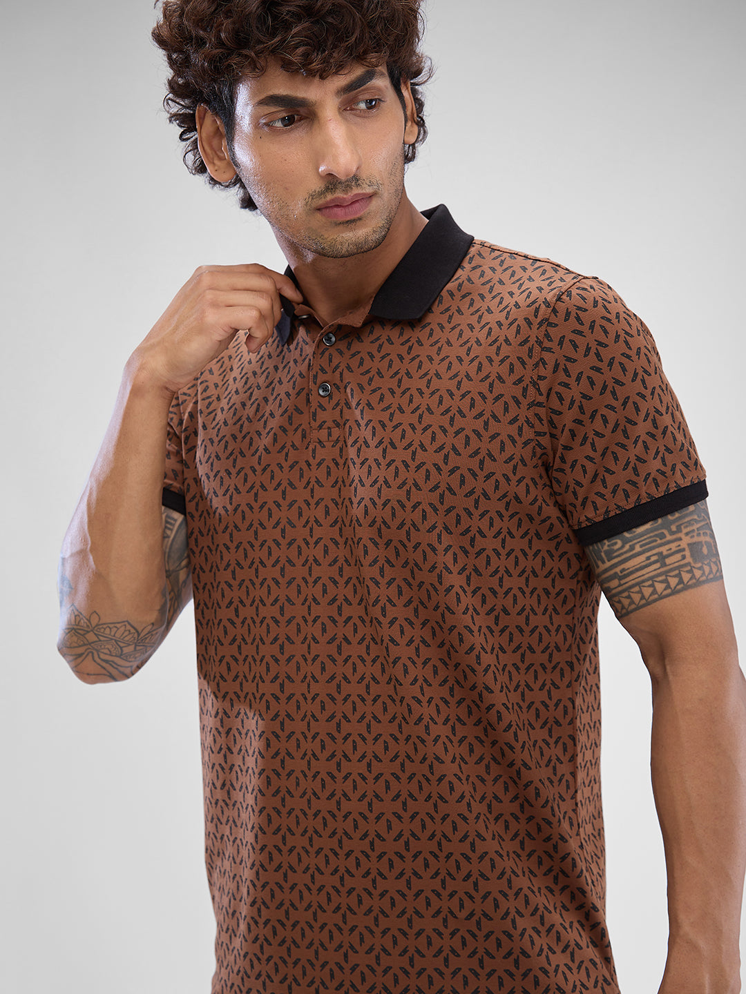 Spykar Bison Brown Cotton Half Sleeve  Tshirt For Men