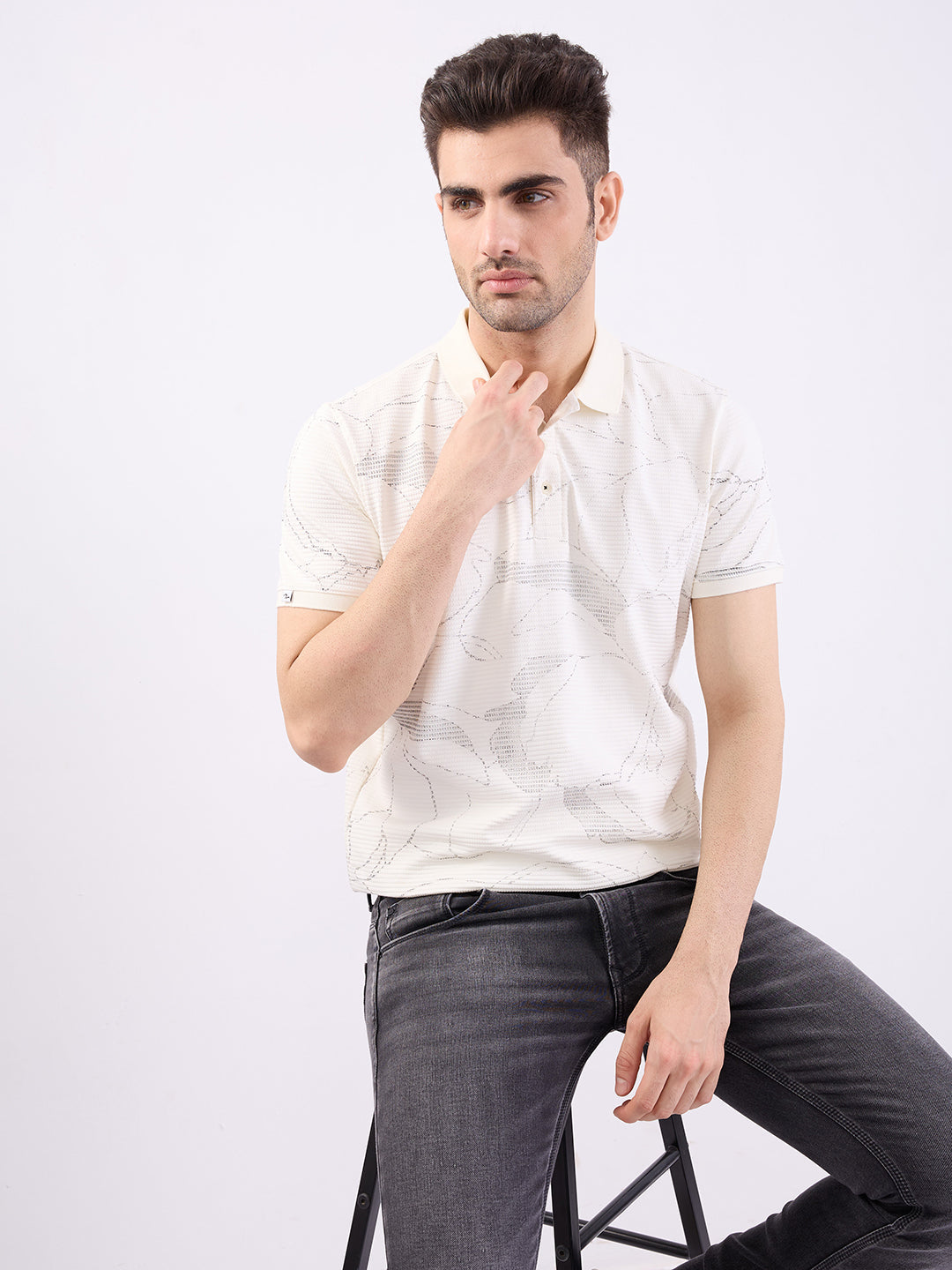 Spykar White Slim Fit Casual T-Shirt For Men