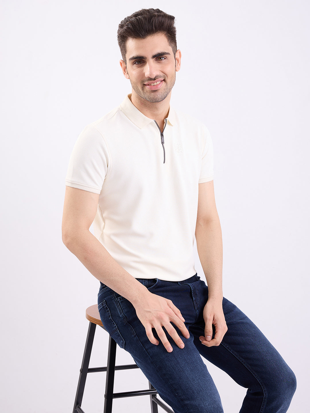 Spykar Off White Slim Fit Casual T-Shirt For Men