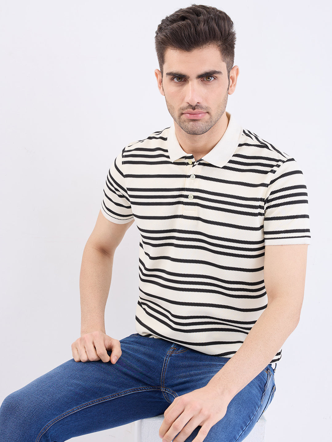 Spykar Off White Slim Fit Casual T-Shirt For Men