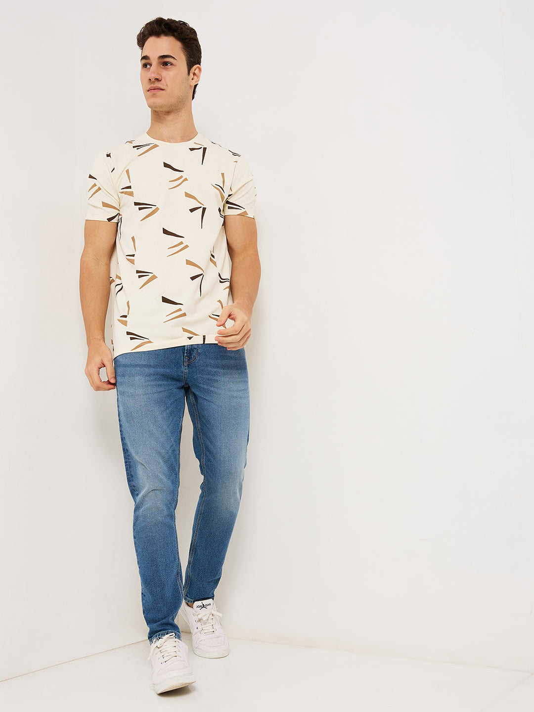 Men T-Shirt White Print Slim Fit