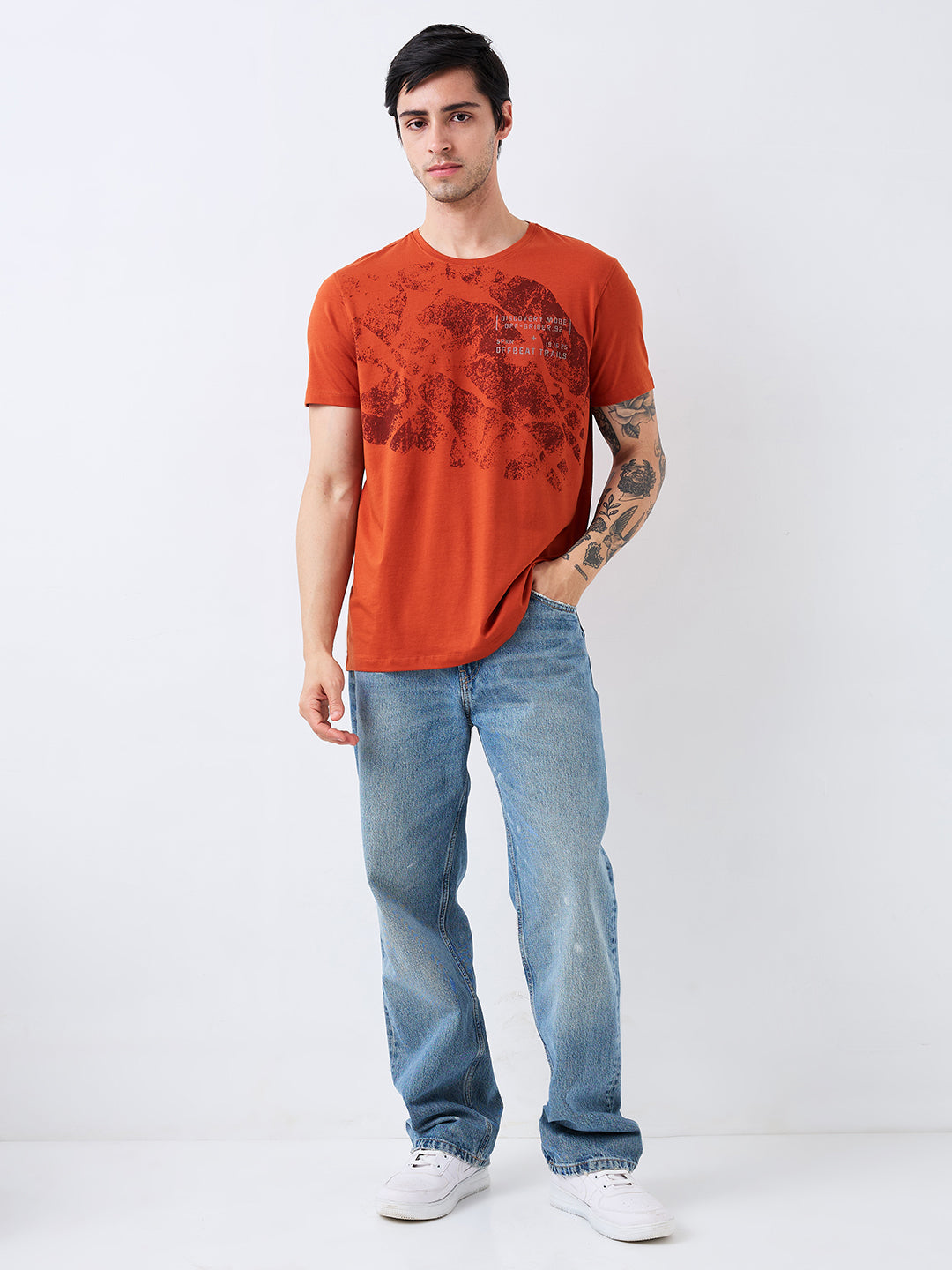 Spykar Brown Slim Fit Solid Half Sleeve T-Shirt For Men