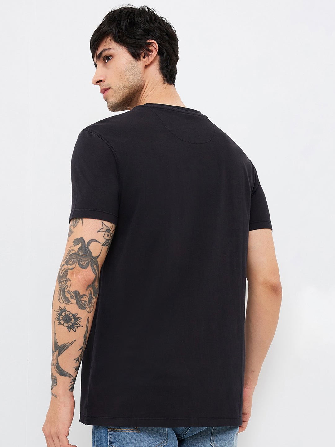 Spykar Black Slim Fit Solid Half Sleeve T-Shirt For Men