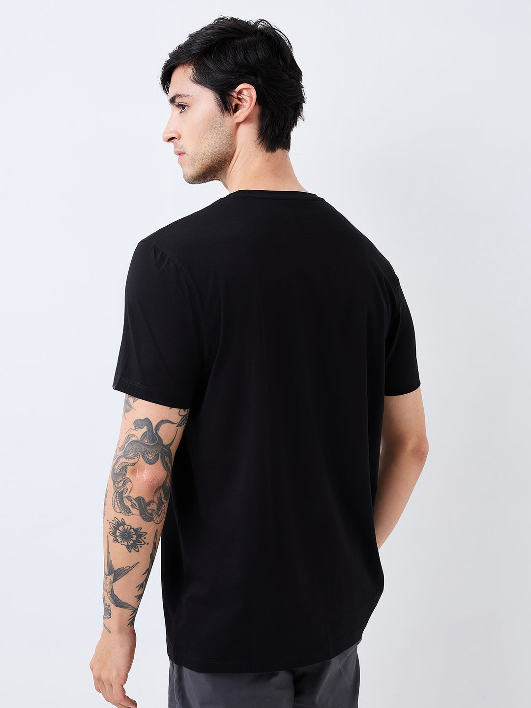 Spykar Black Slim Fit Solid Half Sleeve T-Shirt For Men