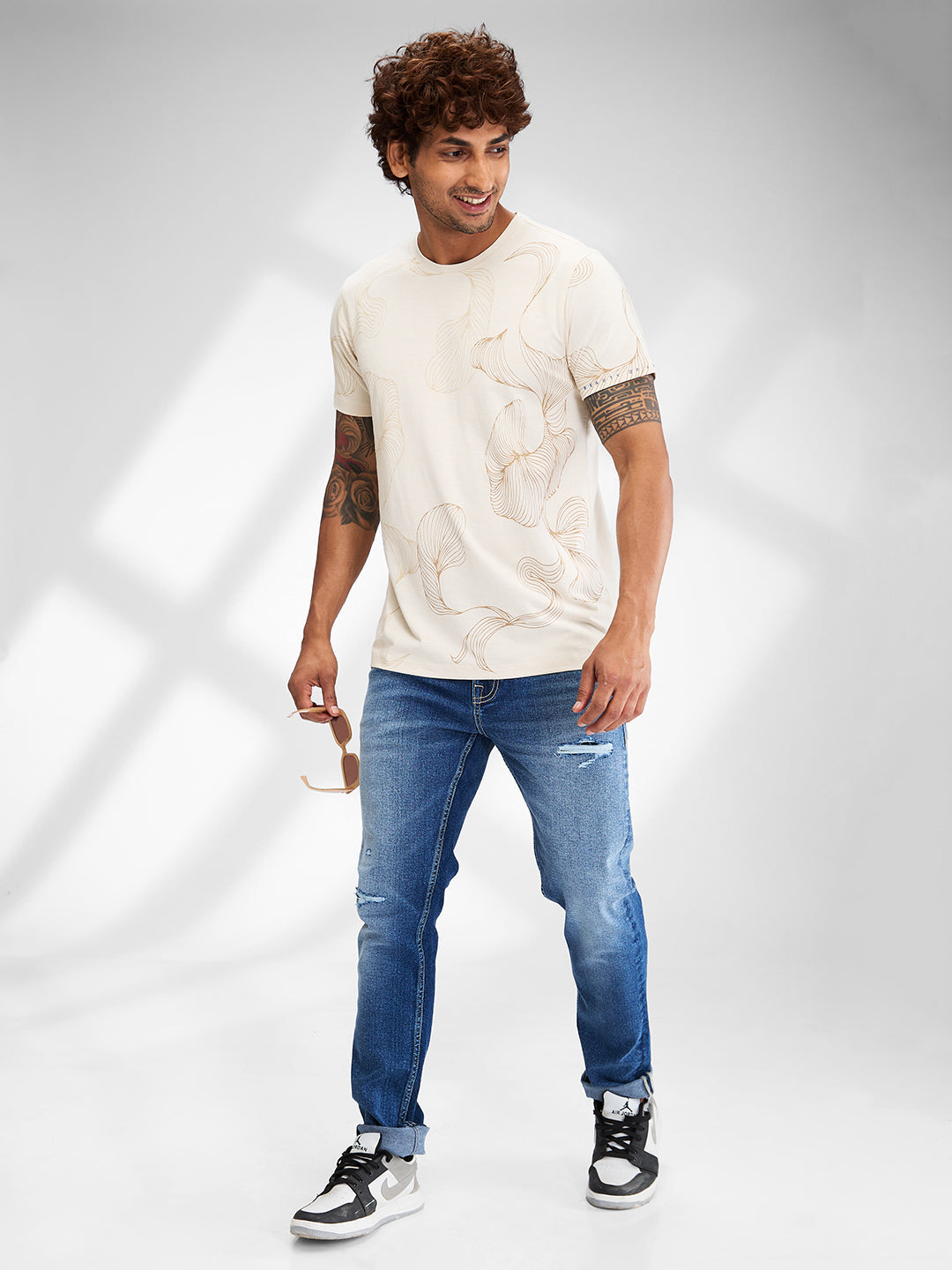 Spykar Men Solid White Slim Fit Half Sleeves T-Shirt