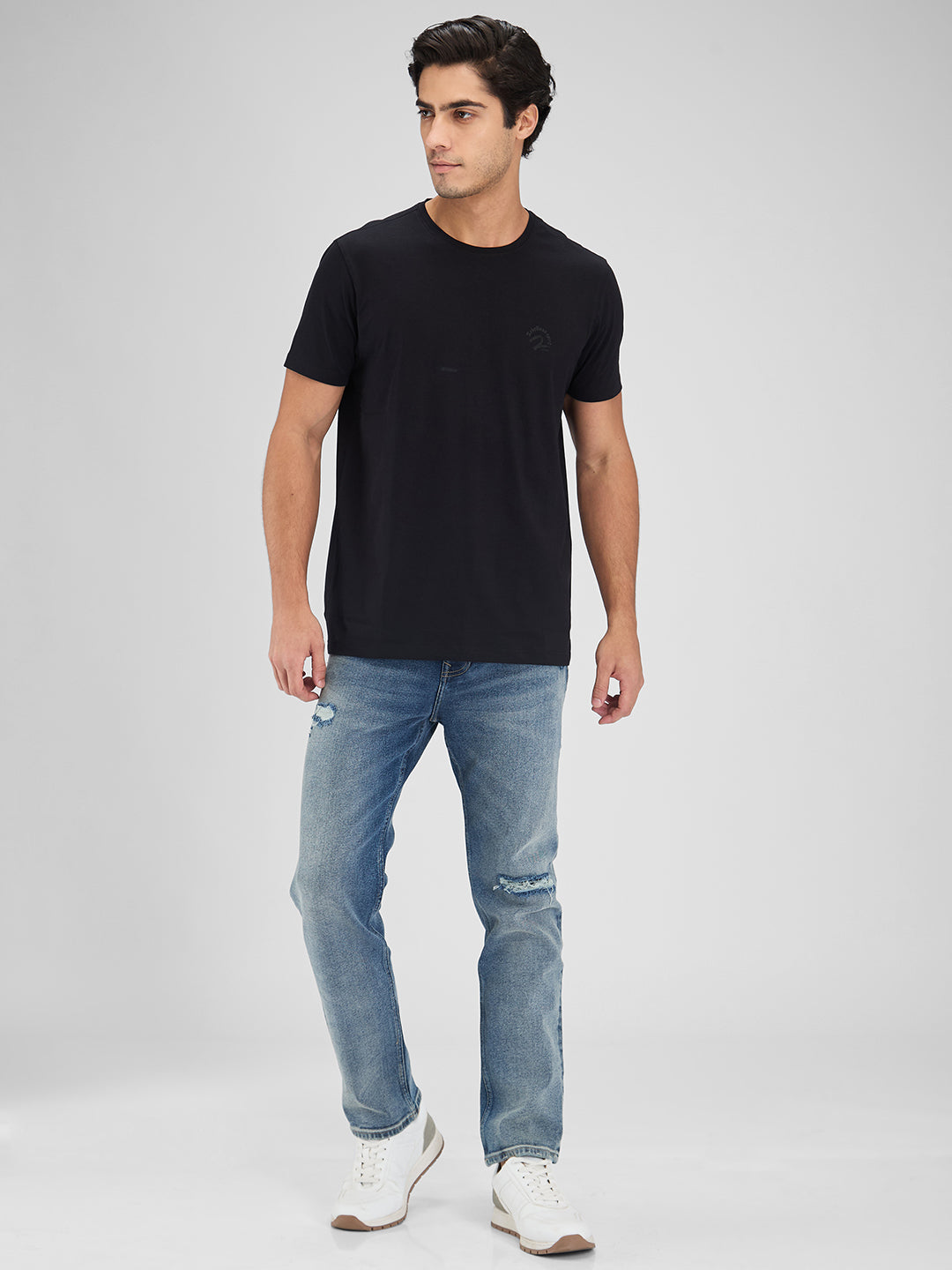 Spykar Men Solid Black Slim Fit Half Sleeves T-Shirt