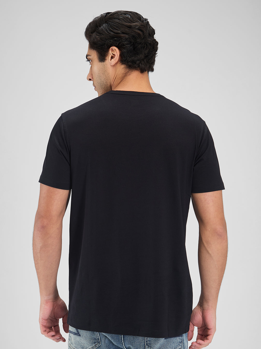 Spykar Men Solid Black Slim Fit Half Sleeves T-Shirt