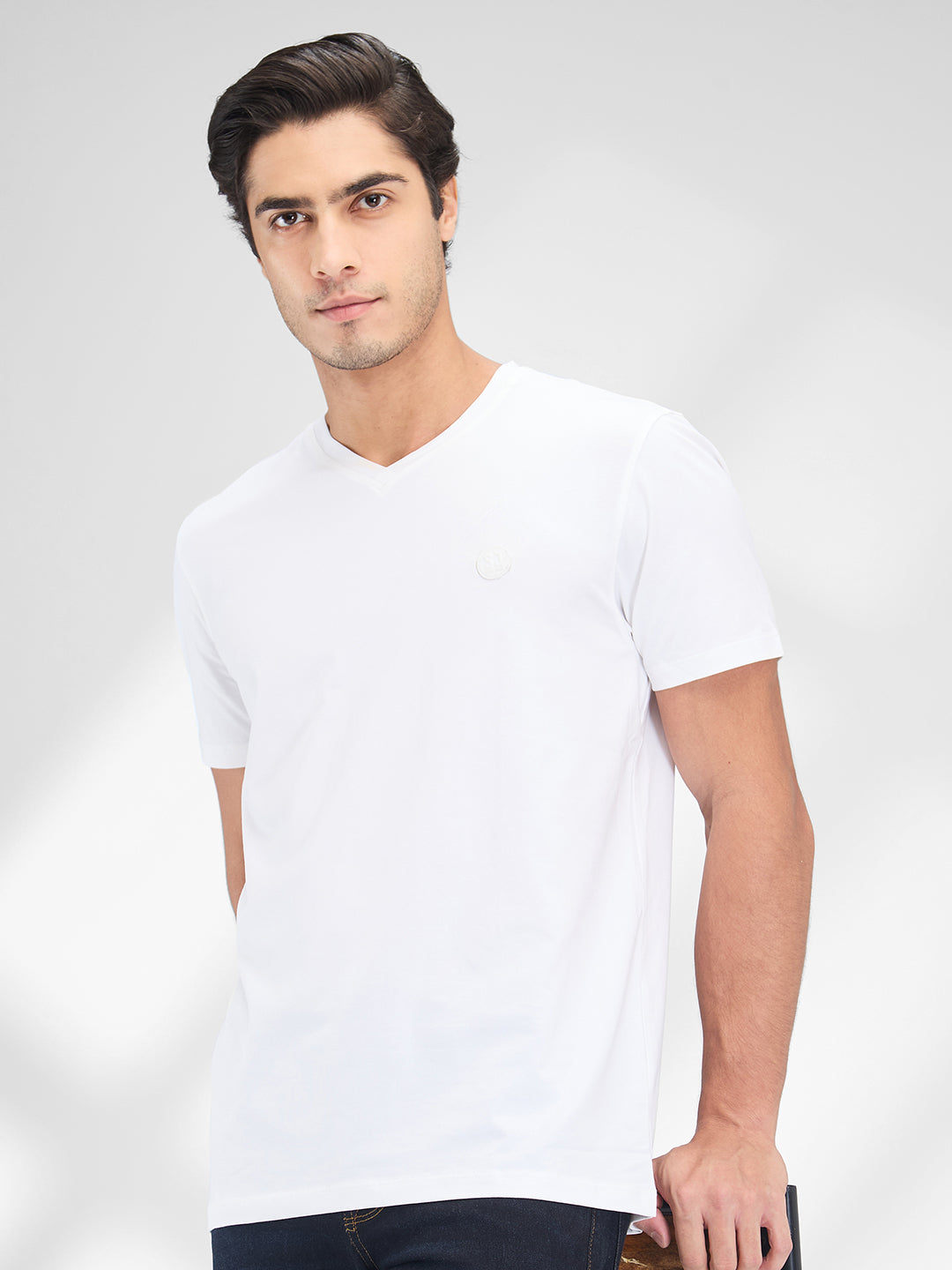 Spykar Men Solid White Slim Fit Half Sleeves T-Shirt