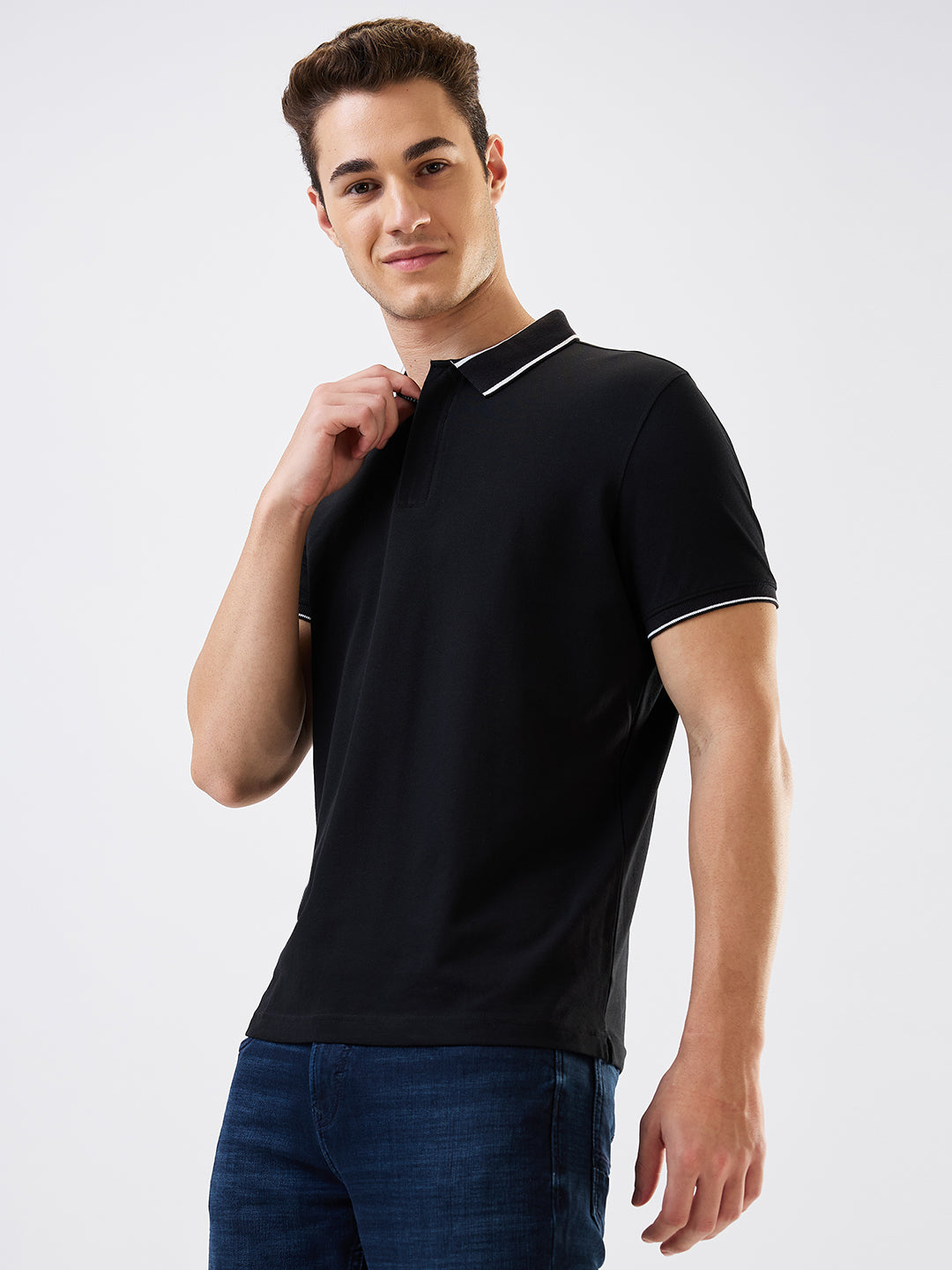 Spykar Black Slim Fit Solid Half Sleeve T-Shirt For Men