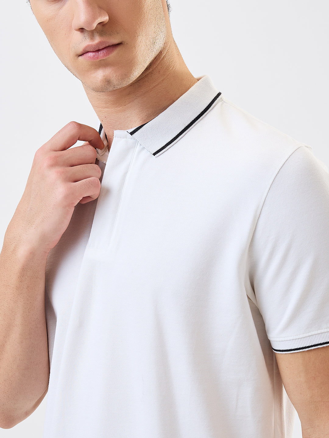 Spykar White Slim Fit Solid Half Sleeve T-Shirt For Men