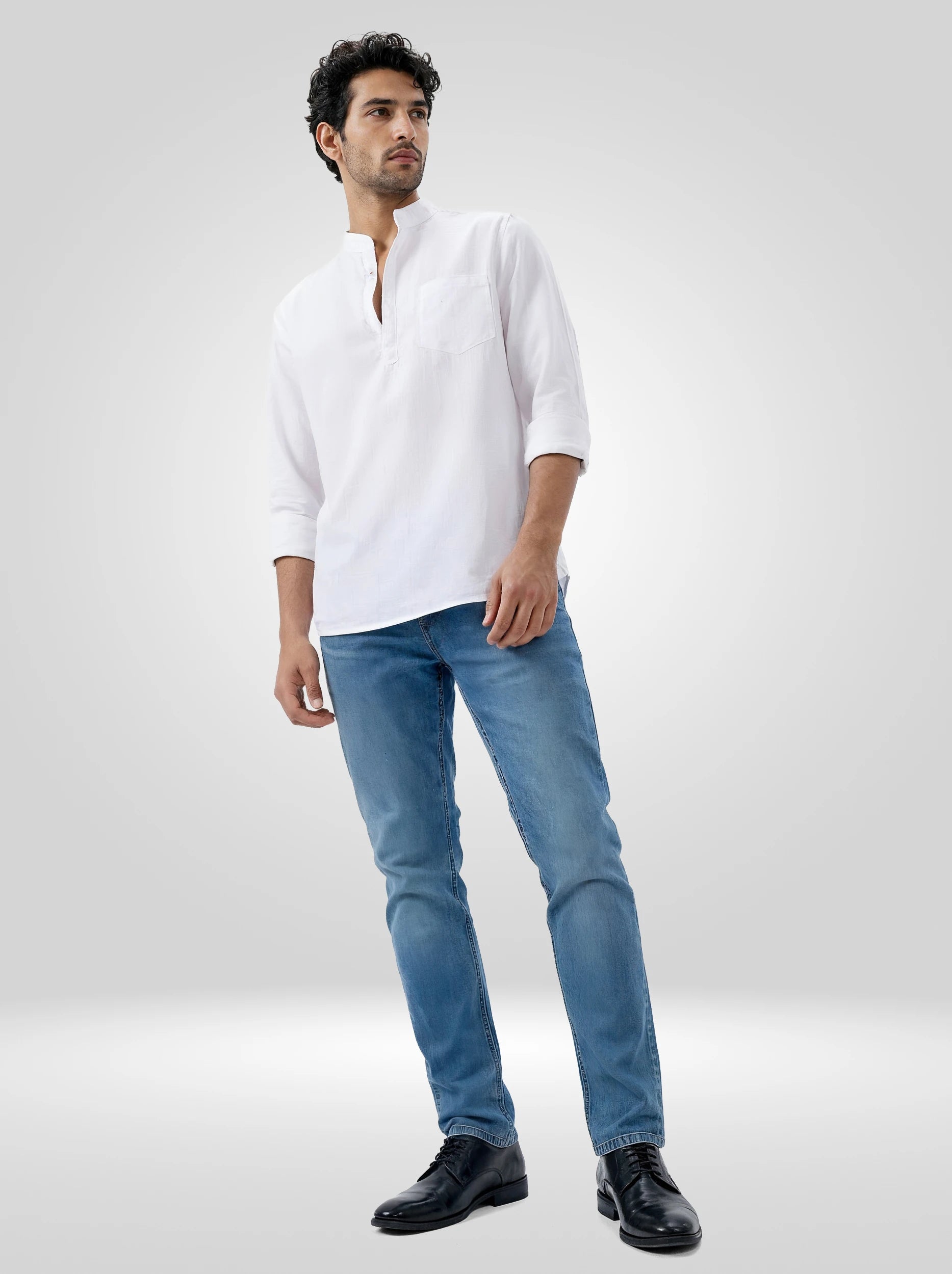 Men White Solid Regular Fit Shirts