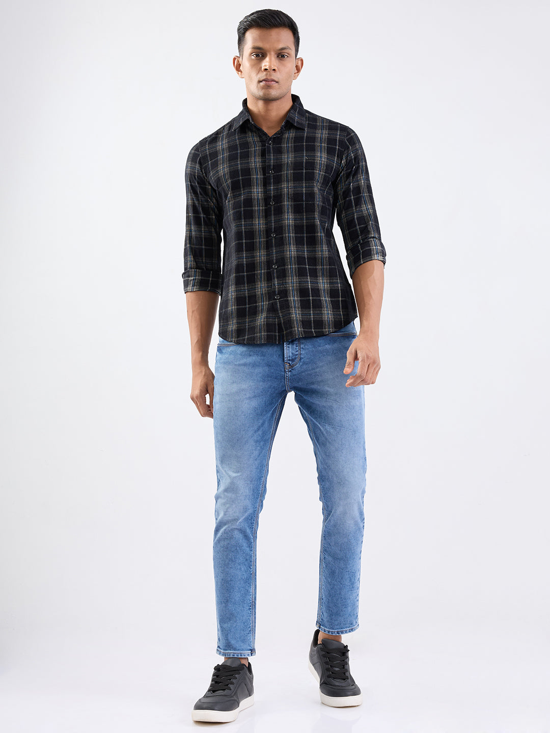 Spykar Jet Black Slim Fit Casual Shirts For Men