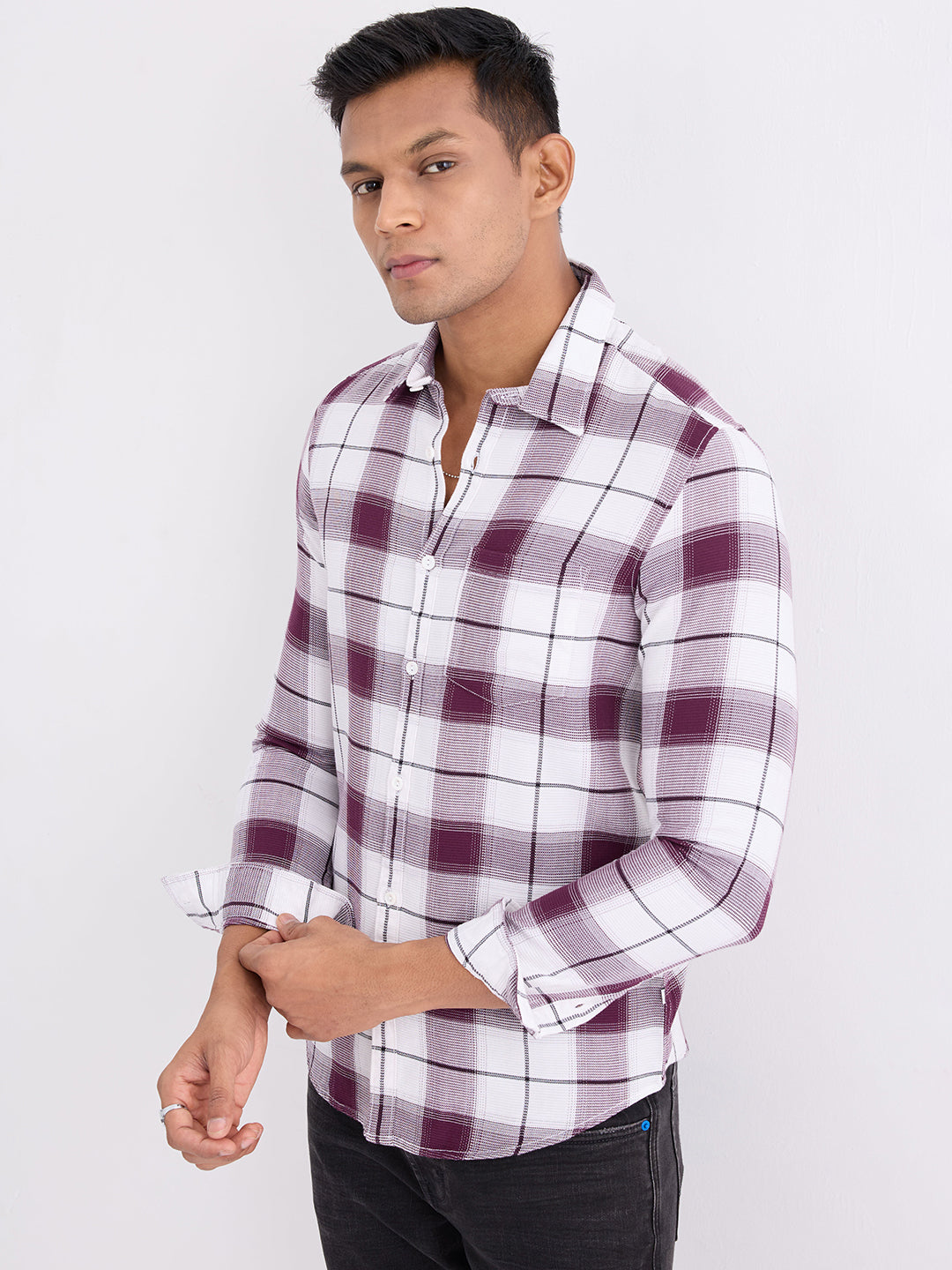 Spykar Plum Red Slim Fit Casual Shirts For Men