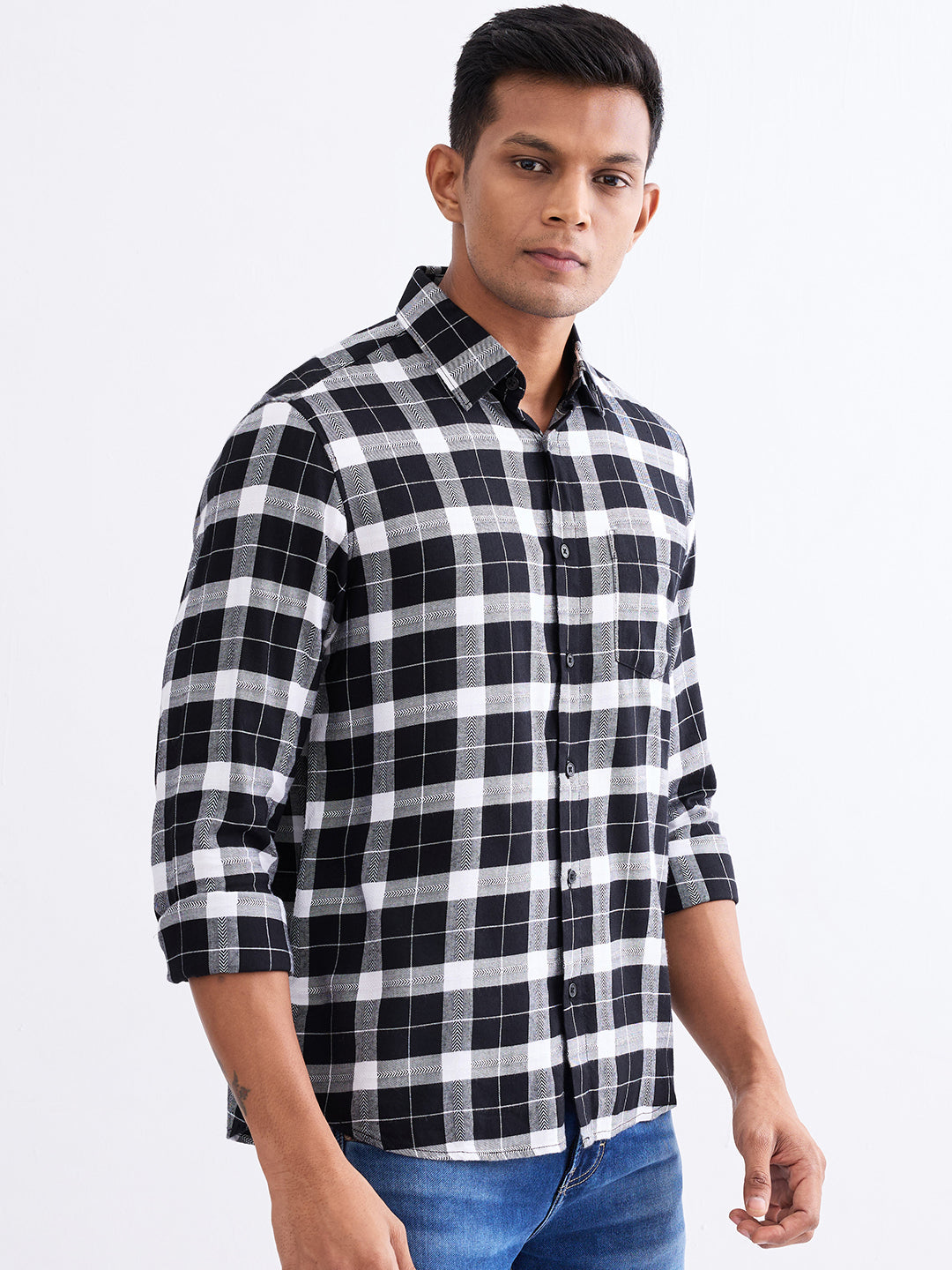 Spykar Jet Black Slim Fit Casual Shirts For Men