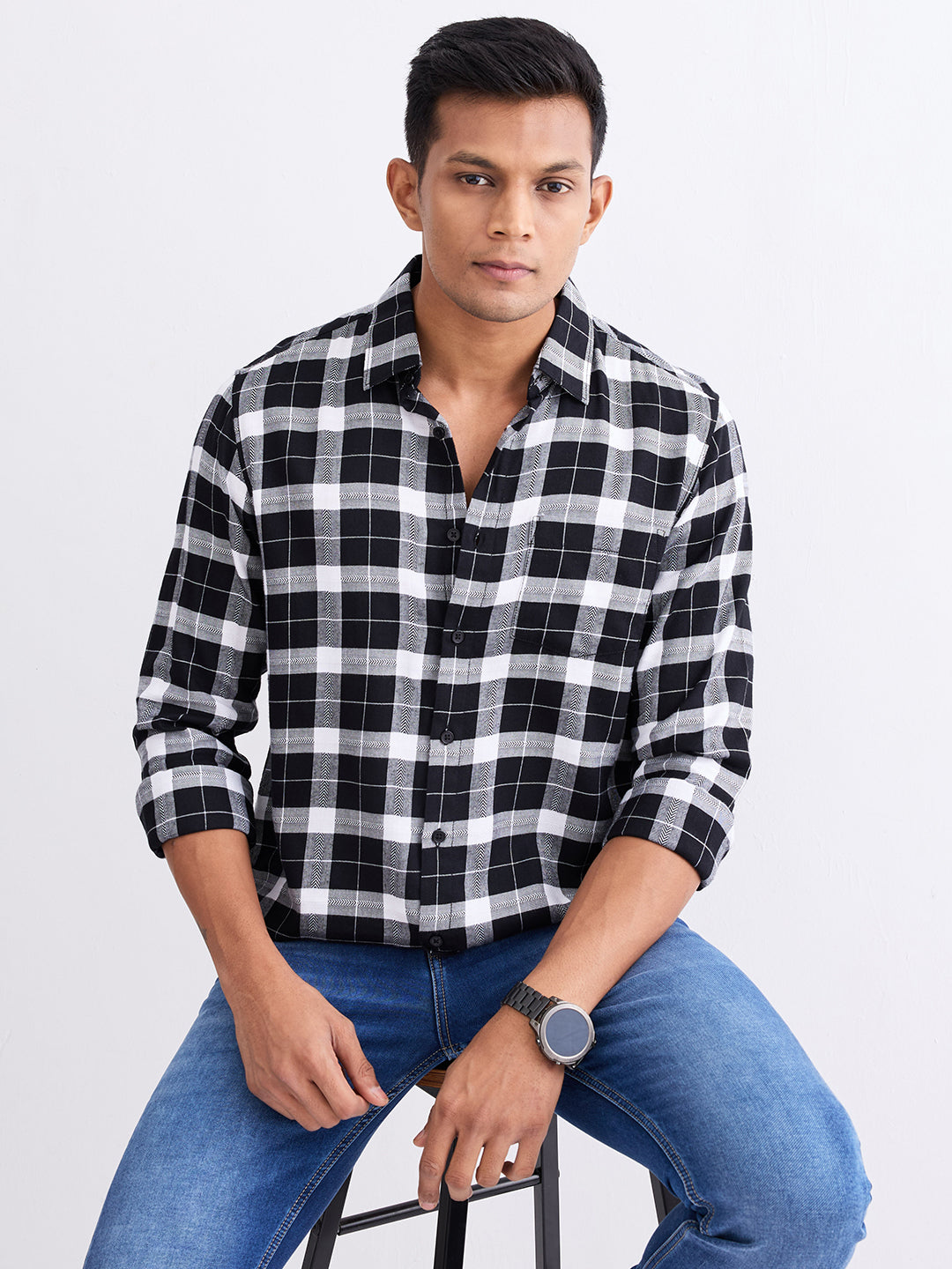 Spykar Jet Black Slim Fit Casual Shirts For Men