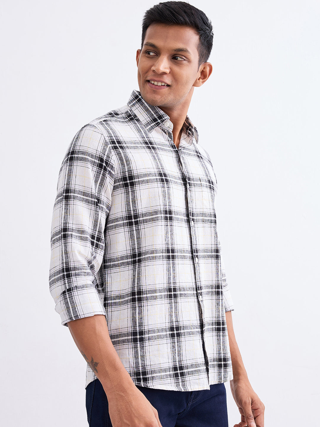 Spykar White Slim Fit Casual Shirts For Men