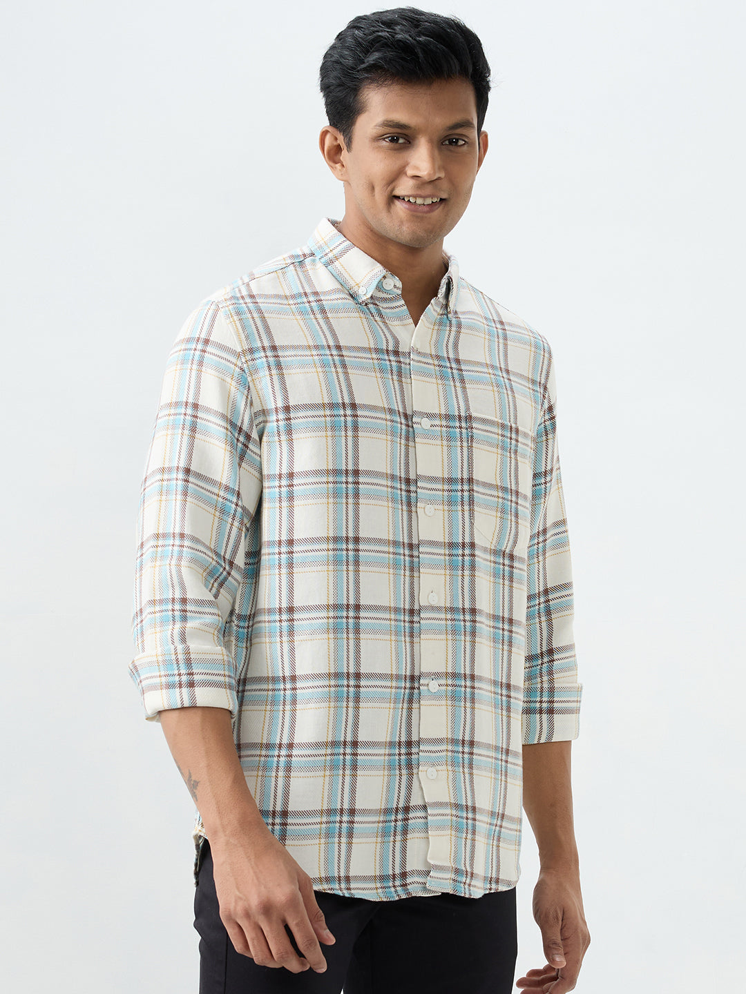Spykar Off White Regular Fit Shirts For Men
