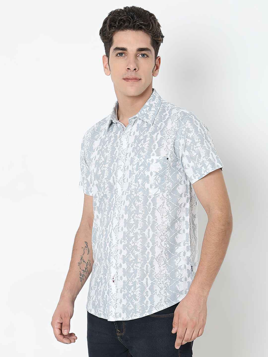 Spykar Grey Regular Fit Half Sleeves Cotton Printed Shirt For Men